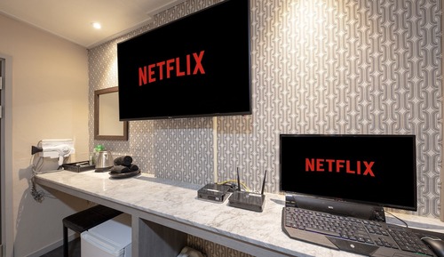 Room (VIP Twin (NETFLIX viewing available w)