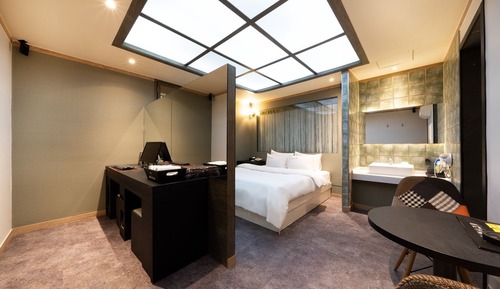 Room (Standard (long time))