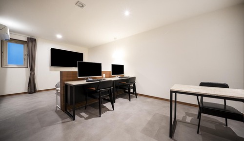 Room (Premium couple PC A (75" TV high-end )