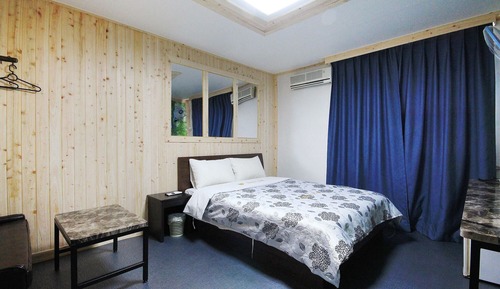 Room (Semi-Special Room)