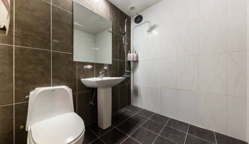 Room (Twin Room B (double bed + single bed )
