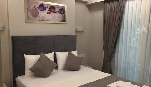 Superior Room, 1 Queen Bed, Non Smoking, Garden View