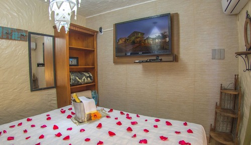 Honeymoon Bungalow, Jetted Tub, Mountain View