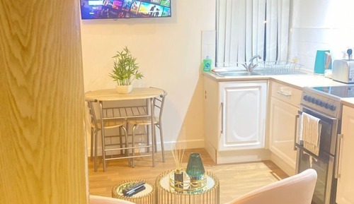 Studio (F2)