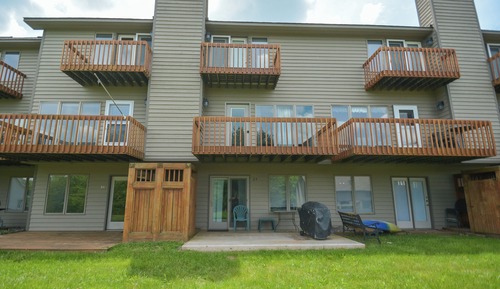 Studio (2 Bedrooms)