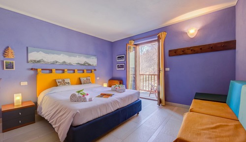 Family Apartment, 1 Bedroom (Rebecca's House (few steps from)