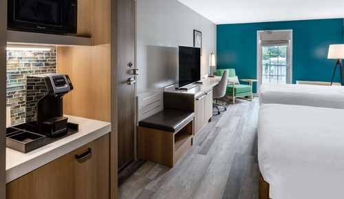 Room, 2 Queen Beds, Balcony