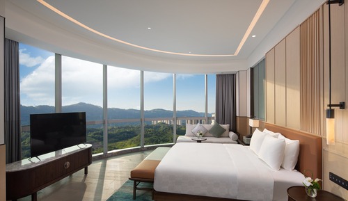Premium Room, 1 King Bed, Club Lounge Access (Lounge Access)