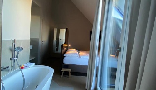 Bubble Bath Suite