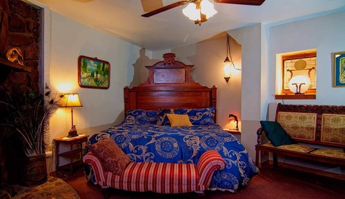 Honeymoon Suite
