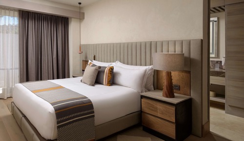 Deluxe Room, 1 King Bed