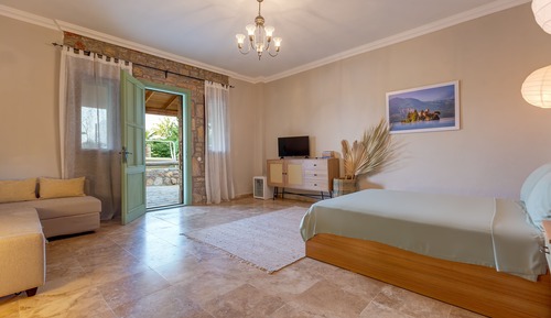 Deluxe Room, Patio, Pool View