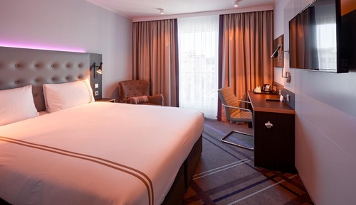 Double Room, Roll-in Shower