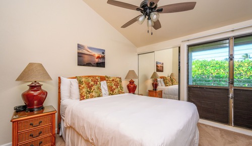 Condo, 2 Bedrooms, Balcony, Oceanfront (NAP-C43)