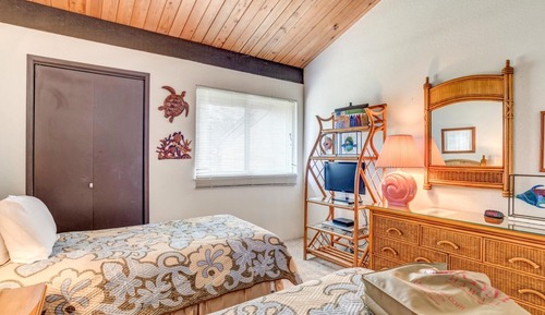 Condo, 2 Bedrooms, Balcony, Oceanfront (NAP-C42)