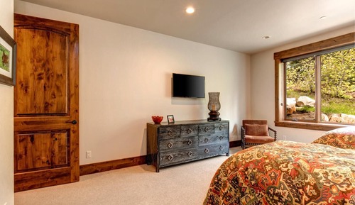 Studio (5 Bedrooms)