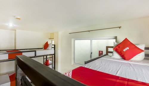 Room, Mixed Dorm