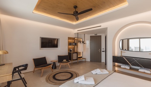 Standard Studio Suite, Sea View