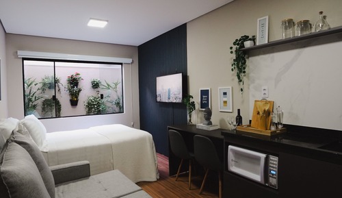 Deluxe Studio