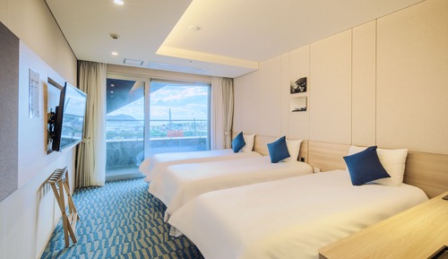 Standard Triple Room, 3 Twin Beds, City View