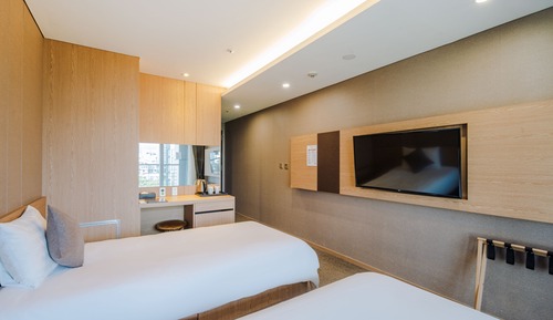 Standard Twin Room, Terrace, City View
