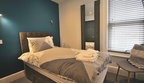 Single Room, Private Bathroom