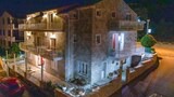Studio (Pavo - comfortable with parking space)