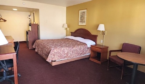 Standard Room, 1 King Bed, Non Smoking