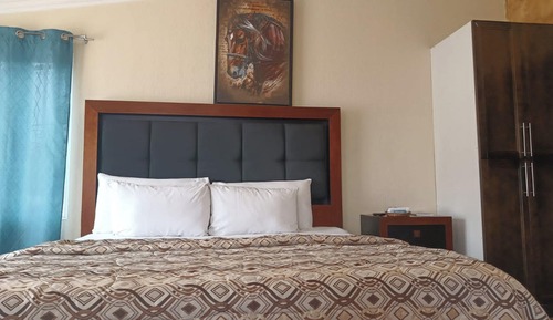 Deluxe Studio Suite