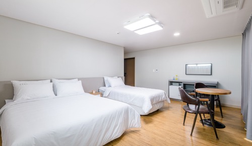 Room (For 3)