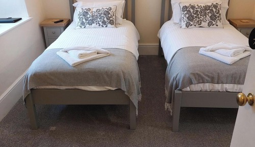 Comfort Twin Room