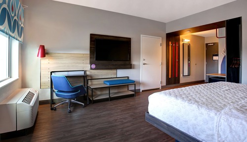 Room, 1 King Bed, Accessible (Hearing)