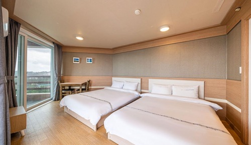Room (13py,Twin Premium)