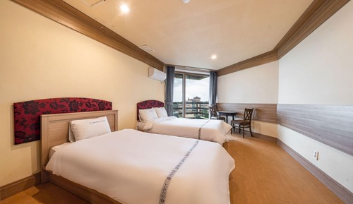 Room (13py, Standard Twin)