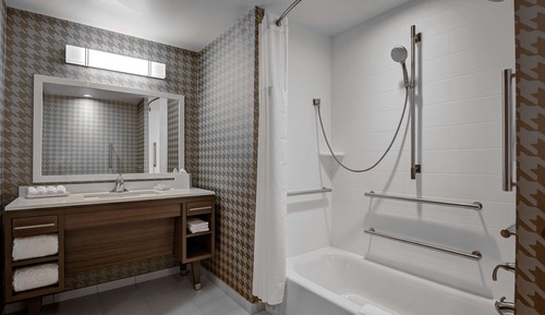 Standard Studio, 2 Queen Beds, Accessible, Non Smoking (Bathtub)