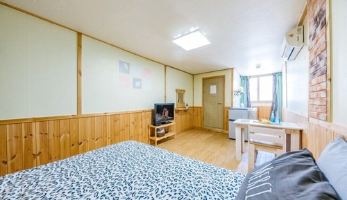 Room (Lime)