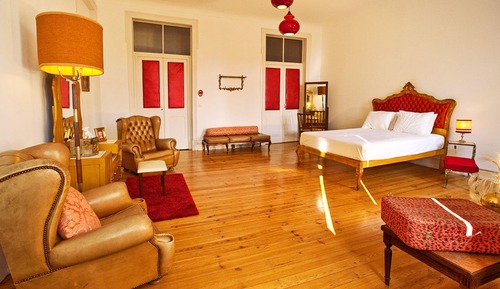 Design Double Room, Shared Bathroom (1812)