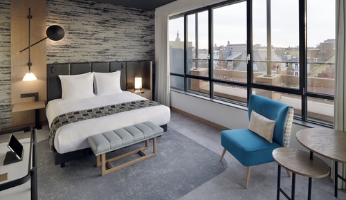 Junior Suite, 1 King Bed, Balcony