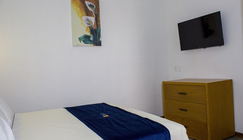 Double Room, 1 Queen Bed