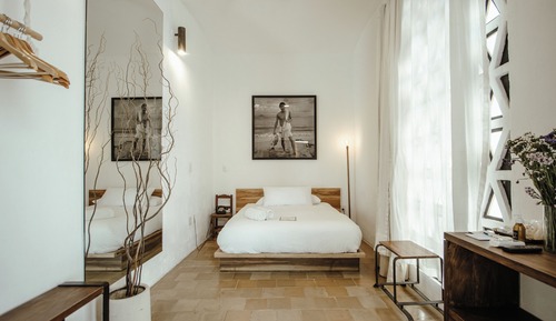 LUXURY ROOM