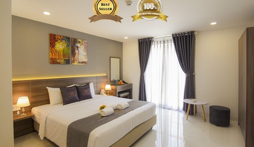 Grand Room, 1 King Bed, Balcony, City View