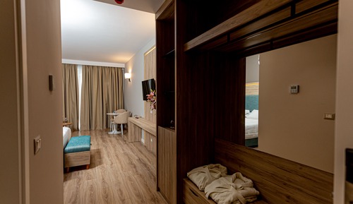 Junior Studio Suite