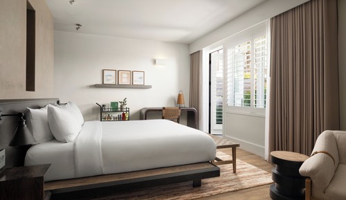 Suite, 1 King Bed, Patio, Garden View