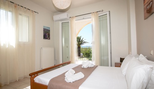 Comfort Villa, 4 Bedrooms, Partial Sea View