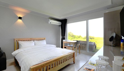 Room (Ahjibang)