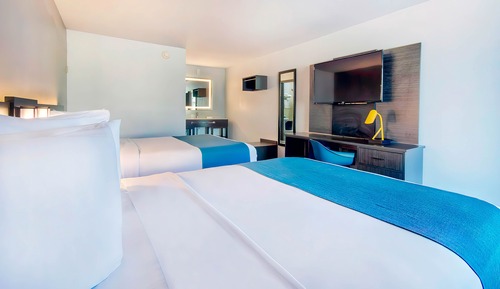 Standard Room, 2 Queen Beds, Non Smoking