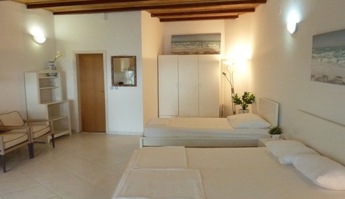 Apartment (Apt 3)