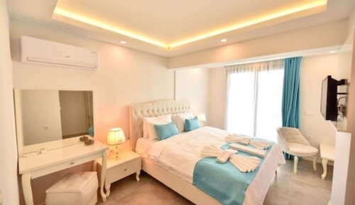 Superior Room,Swimming Pool Access