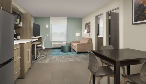 Suite, 1 King Bed, Accessible (Hearing)
