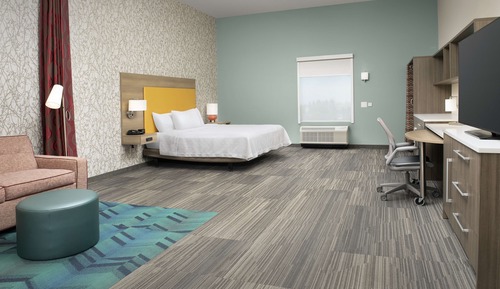 Studio, 1 King Bed, Accessible (Roll-In Shower)